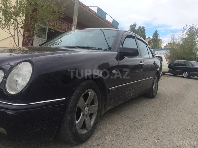 Mercedes E 220 1998, 226,665 km - 2.2 l - Bakı