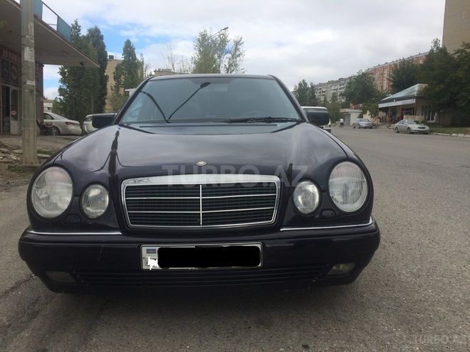 Mercedes E 220 1998, 226,665 km - 2.2 l - Bakı