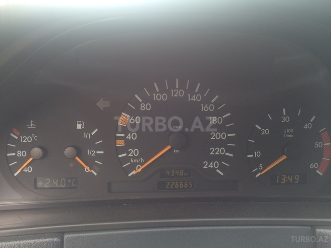 Mercedes E 220 1998, 226,665 km - 2.2 l - Bakı