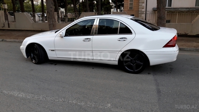 Mercedes C 240 2001, 107,000 km - 2.6 l - Bakı