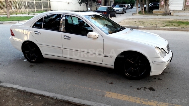 Mercedes C 240 2001, 107,000 km - 2.6 l - Bakı