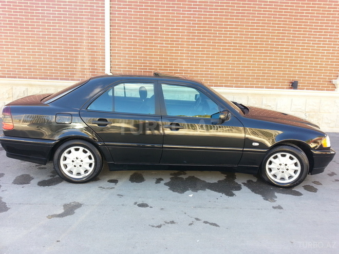 Mercedes C 200 1999, 180,000 km - 2.0 л - Bakı