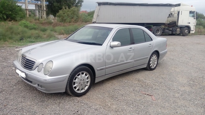 Mercedes E 240 2000, 198,400 km - 2.4 l - İmişli