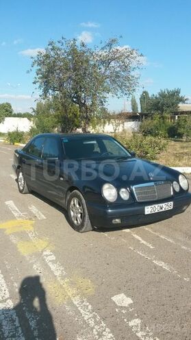 Mercedes E 200 1999, 206,000 km - 2.0 л - Gəncə