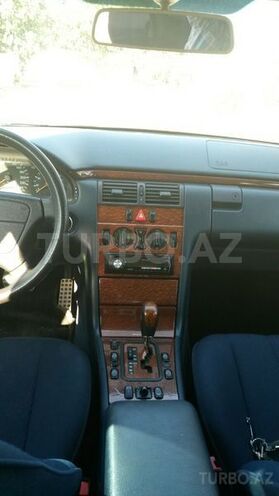 Mercedes E 200 1999, 206,000 km - 2.0 л - Gəncə
