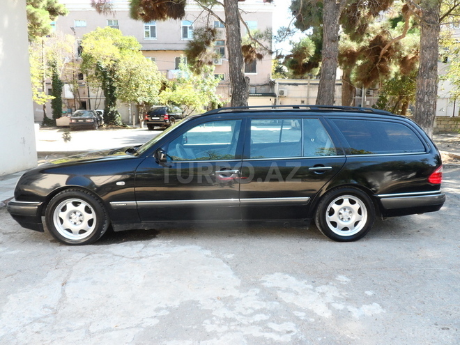 Mercedes E 240 1998, 290,000 km - 2.4 л - Sumqayıt