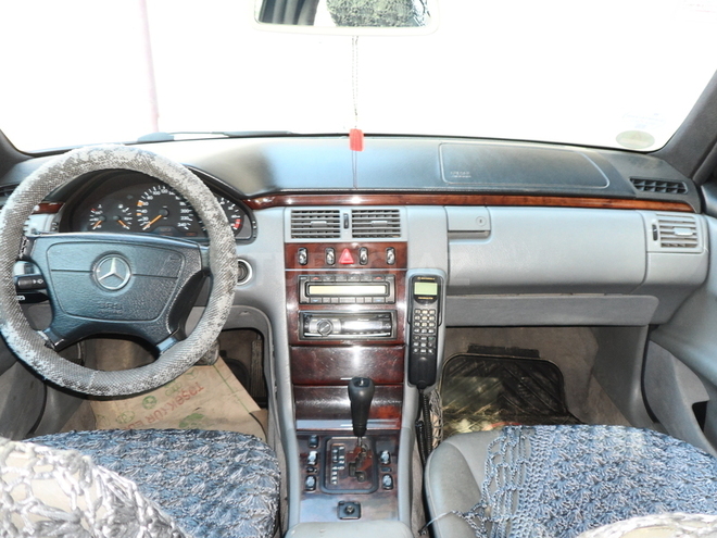 Mercedes E 240 1998, 290,000 km - 2.4 л - Sumqayıt