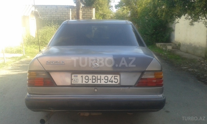 Mercedes E 200 1989, 400,000 km - 2.0 l - Beyləqan