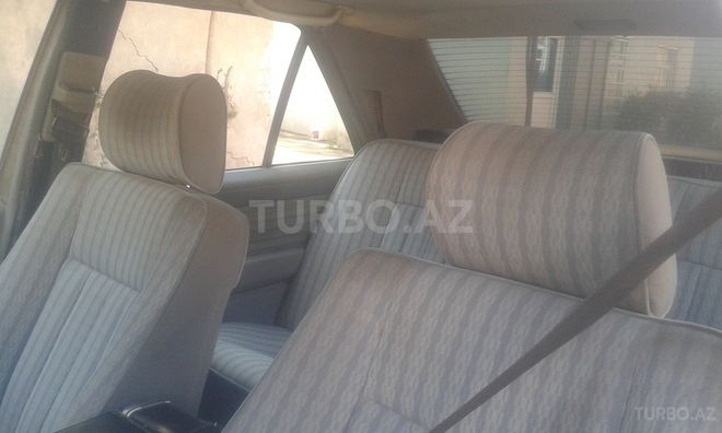 Mercedes E 200 1989, 400,000 km - 2.0 l - Beyləqan