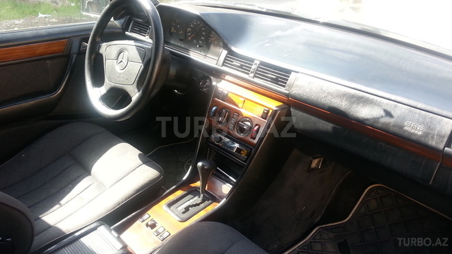Mercedes E 300 1995, 250,000 km - 3.0 л - Bakı