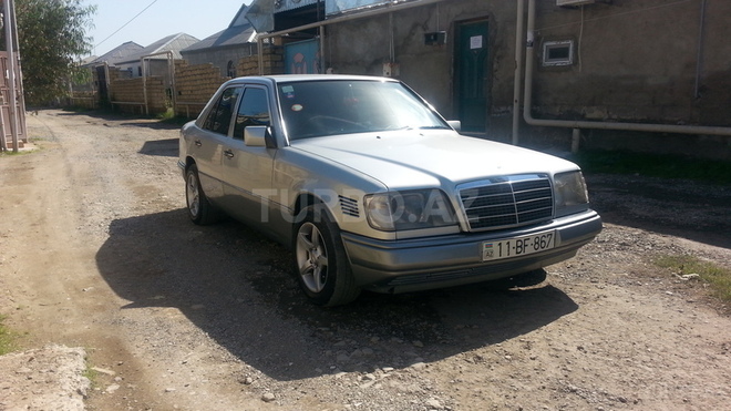 Mercedes E 300 1995, 250,000 km - 3.0 л - Bakı