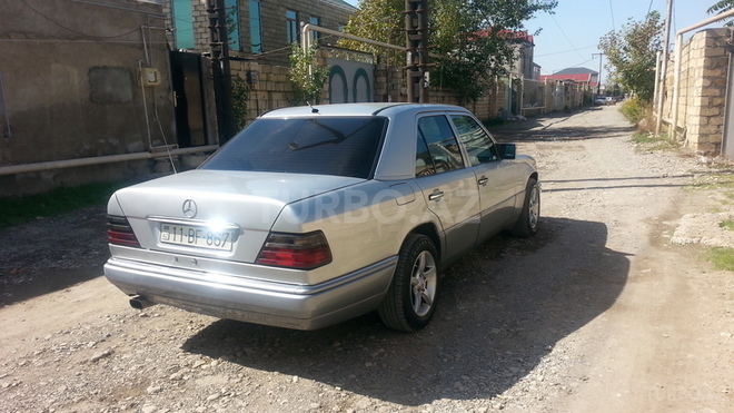 Mercedes E 300 1995, 250,000 km - 3.0 л - Bakı