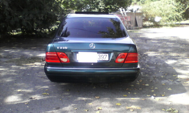Mercedes E 230 1997, 211,799 km - 2.3 l - Gəncə