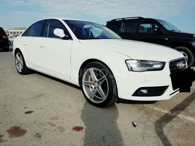 Audi A4 2014, 31,200 km - 1.8 л - Bakı