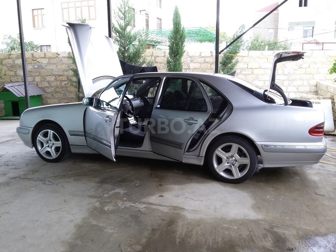 Mercedes E 220 1999, 510,364 km - 2.2 l - Bakı