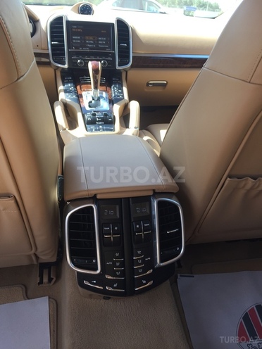 Porsche Cayenne 2010, 39,000 km - 4.8 л - Bakı