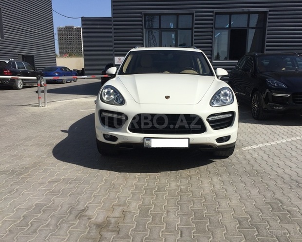 Porsche Cayenne 2010, 39,000 km - 4.8 л - Bakı