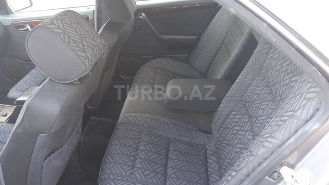 Mercedes C 180 1995, 300,000 km - 1.8 л - Bakı