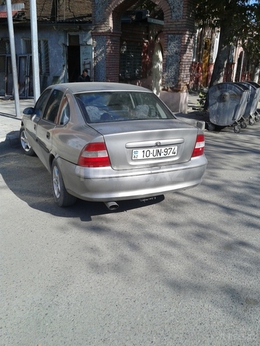 Opel Vectra 1995, 267,500 km - 1.6 л - Gəncə