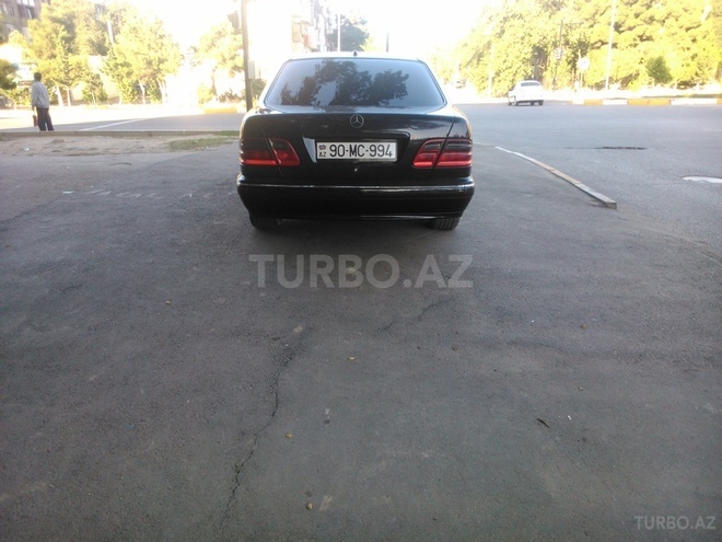 Mercedes E 270 2000, 245,569 km - 2.7 л - Sumqayıt