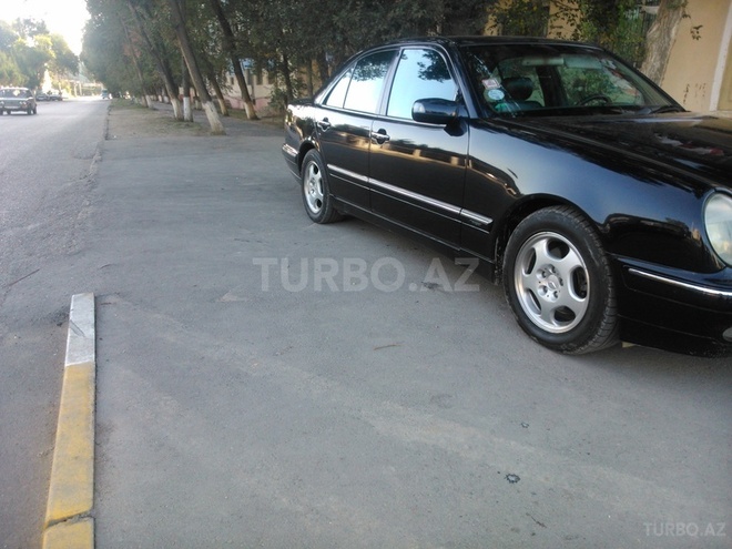 Mercedes E 270 2000, 245,569 km - 2.7 л - Sumqayıt
