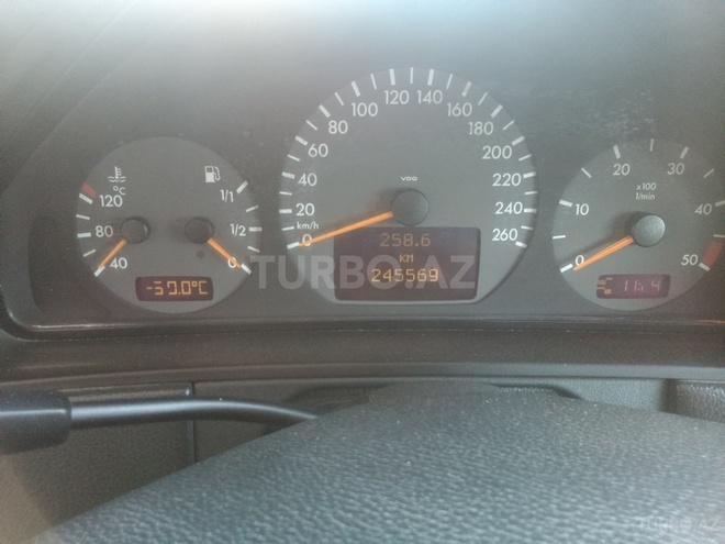 Mercedes E 270 2000, 245,569 km - 2.7 л - Sumqayıt