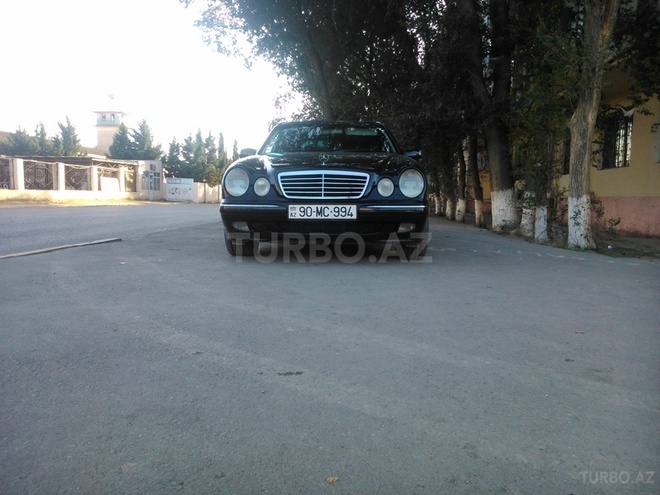 Mercedes E 270 2000, 245,569 km - 2.7 л - Sumqayıt