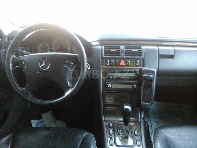 Mercedes E 270 2000, 245,569 km - 2.7 л - Sumqayıt