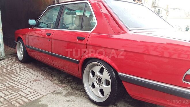 BMW 525 1984, 210,000 km - 2.5 l - Bakı