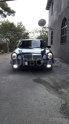 Mercedes E 200 1999, 250,000 km - 2.0 l - Gəncə
