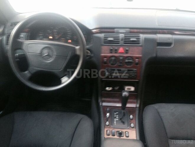 Mercedes E 240 1997, 231,000 km - 2.4 l - Bakı