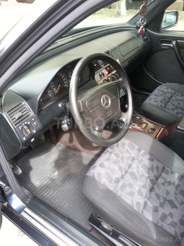 Mercedes C 180 1999, 175,000 km - 1.8 l - Sumqayıt