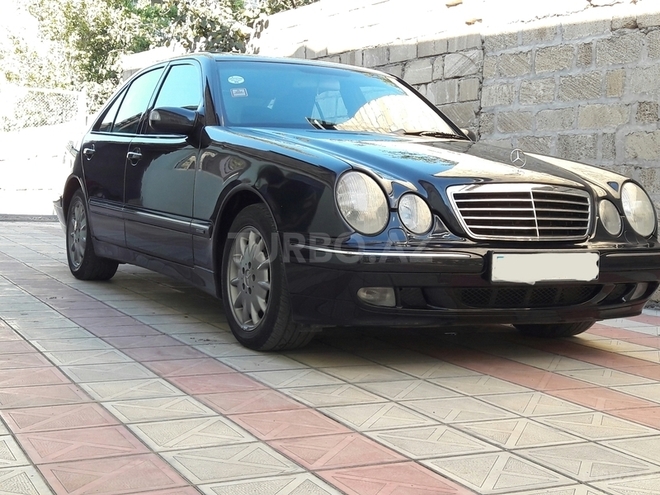 Mercedes E 240 2001, 163,253 km - 2.4 л - Yevlax