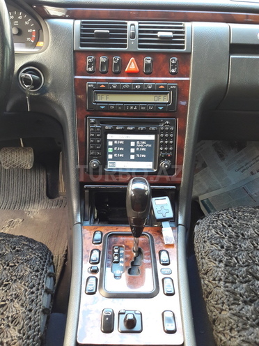 Mercedes E 240 2001, 163,253 km - 2.4 л - Yevlax