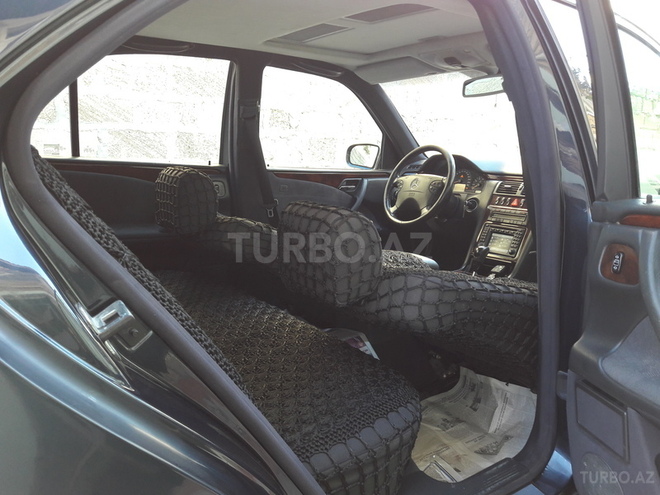 Mercedes E 240 2001, 163,253 km - 2.4 л - Yevlax
