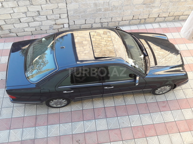 Mercedes E 240 2001, 163,253 km - 2.4 л - Yevlax