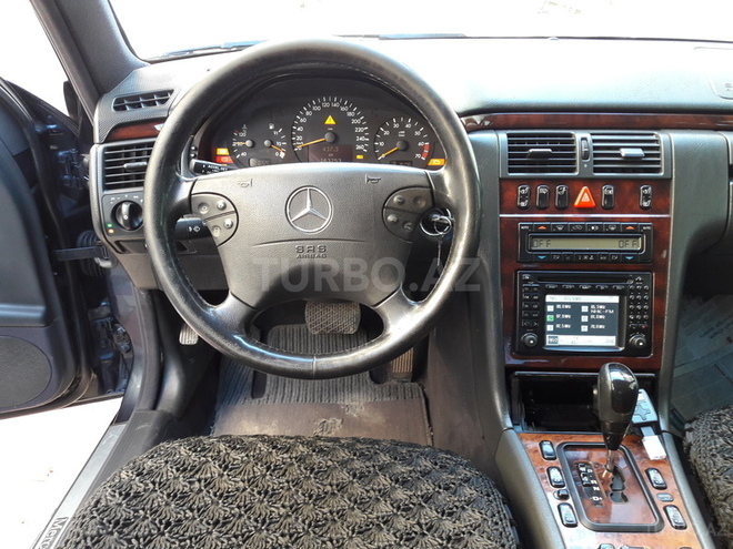 Mercedes E 240 2001, 163,253 km - 2.4 л - Yevlax