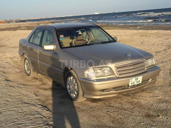 Mercedes C 230 2000, 260,000 km - 2.3 л - Bakı