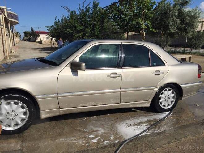 Mercedes C 230 2000, 260,000 km - 2.3 л - Bakı