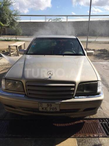 Mercedes C 230 2000, 260,000 km - 2.3 л - Bakı