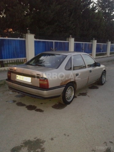 Opel Vectra 1989, 261,000 km - 1.8 л - Sumqayıt