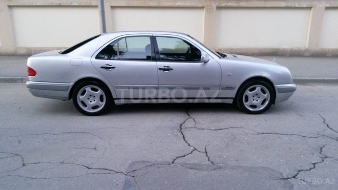 Mercedes E 240 1997, 318,000 km - 2.4 l - Bakı