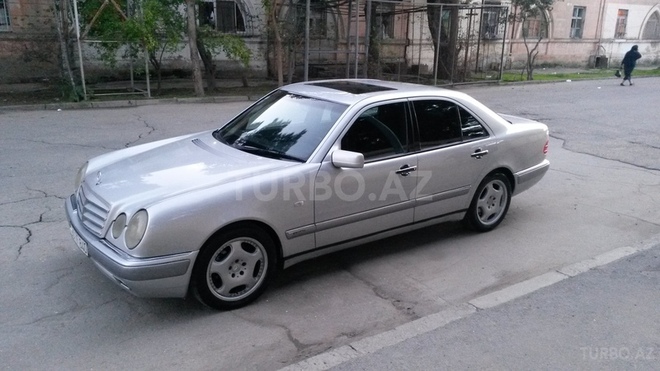Mercedes E 240 1997, 318,000 km - 2.4 l - Bakı