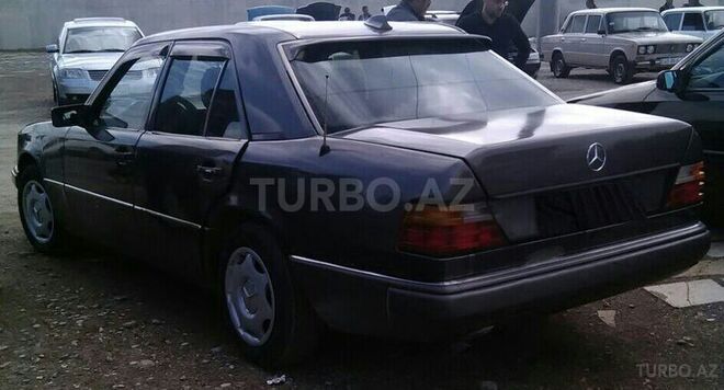 Mercedes E 230 1991, 579,000 km - 2.3 l - Sumqayıt