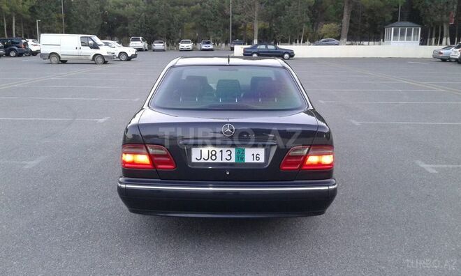 Mercedes E 220 2000, 240,000 km - 2.2 l - Sumqayıt