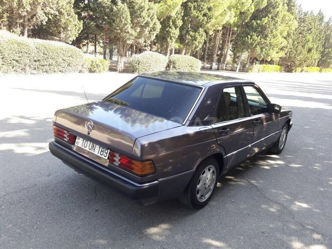 Mercedes 190 1993, 250,000 km - 2.6 л - Sumqayıt