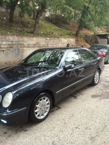 Mercedes E 240 2000, 226,000 km - 2.6 l - Bakı