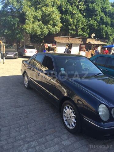 Mercedes E 240 2000, 226,000 km - 2.6 l - Bakı