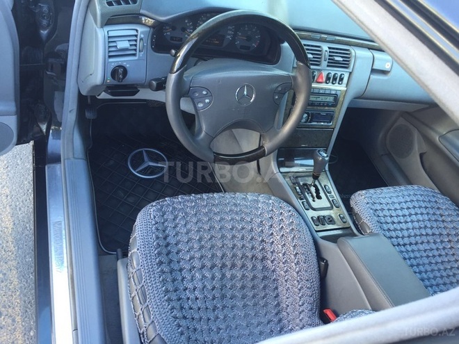 Mercedes E 220 2000, 220,041 km - 2.2 л - Sumqayıt