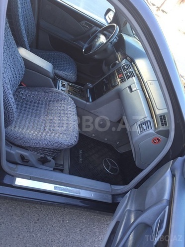 Mercedes E 220 2000, 220,041 km - 2.2 л - Sumqayıt
